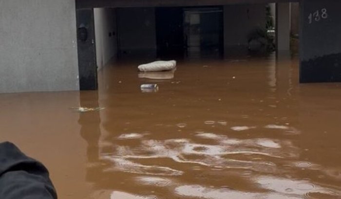 Minha família perdeu tudo nas enchentes em Minas Gerais.